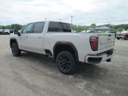 New 2026 GMC Sierra 2500 AT4 w/ AT4 Premium Plus Package AWD/4WD image 7