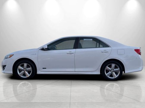 Used 2014 Toyota Camry Hybrid image 5