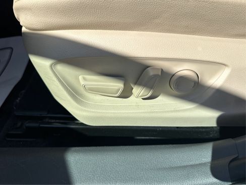Used 2018 Toyota Camry XLE FWD image 22