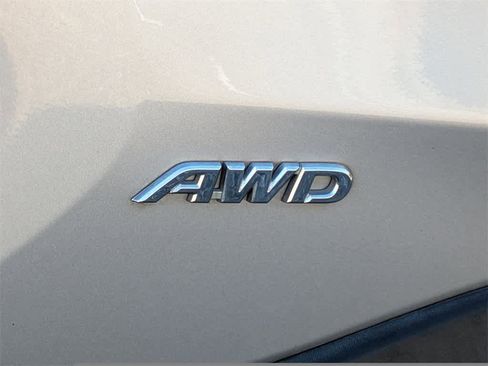 Used 2019 Toyota RAV4 Limited image 14