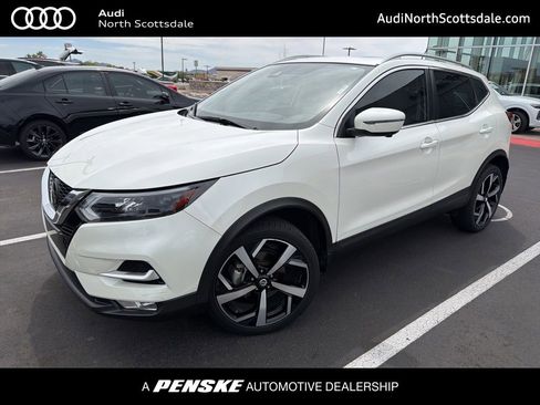 Used 2021 Nissan Rogue Sport SL w/ Premium Package image 1
