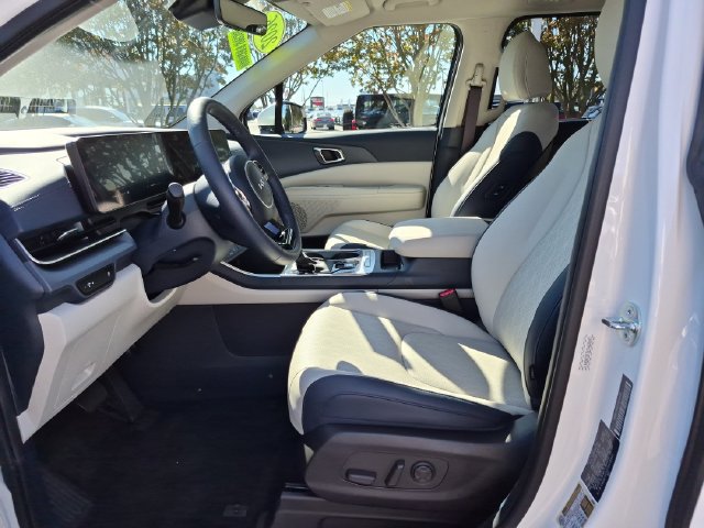 Used 2026 Kia Carnival EX FWD image 12