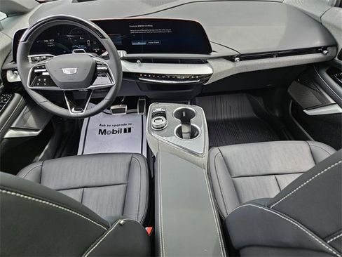 New 2025 Cadillac Optiq Sport 2 w/ LPO, Floor Liner Package image 15