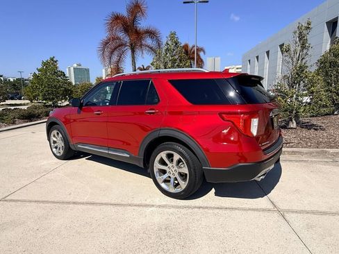 Used 2020 Ford Explorer Platinum w/ Premium Technology Package image 2