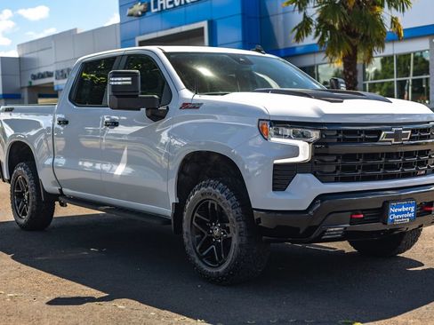 Used 2022 Chevrolet Silverado 1500 LT Trail Boss w/ Protection Package AWD/4WD image 6