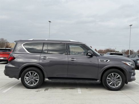 Used 2022 INFINITI QX80 Luxe image 3