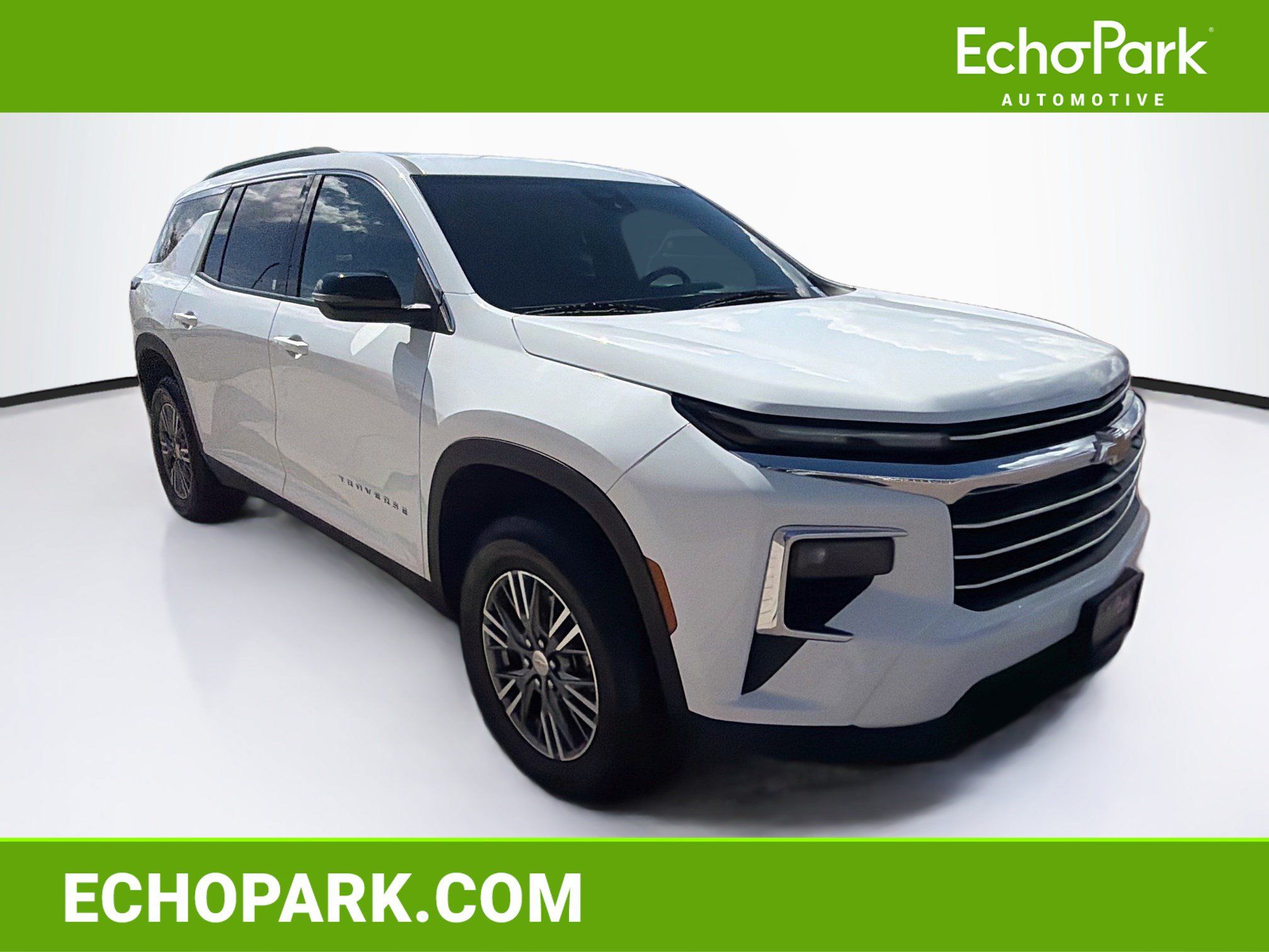 Used 2025 Chevrolet Traverse LT AWD/4WD image 1