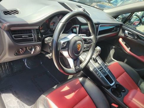 Used 2021 Porsche Macan S AWD/4WD image 7