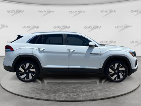 Used 2025 Volkswagen Atlas Cross Sport SEL AWD/4WD image 8