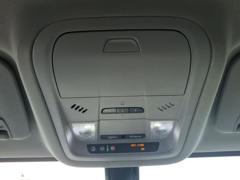 Used 2019 GMC Acadia SLT w/ LPO, Floor Liner Package image 18