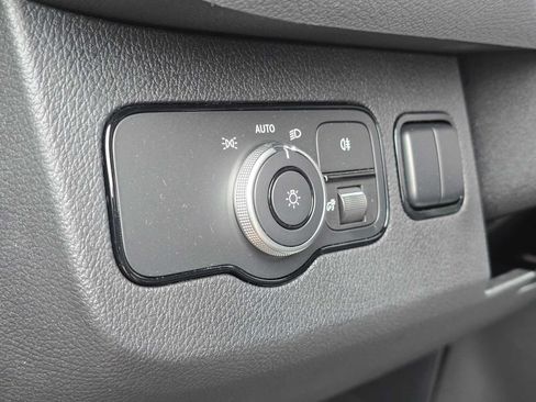 Used 2025 Mercedes-Benz Sprinter 2500 image 25