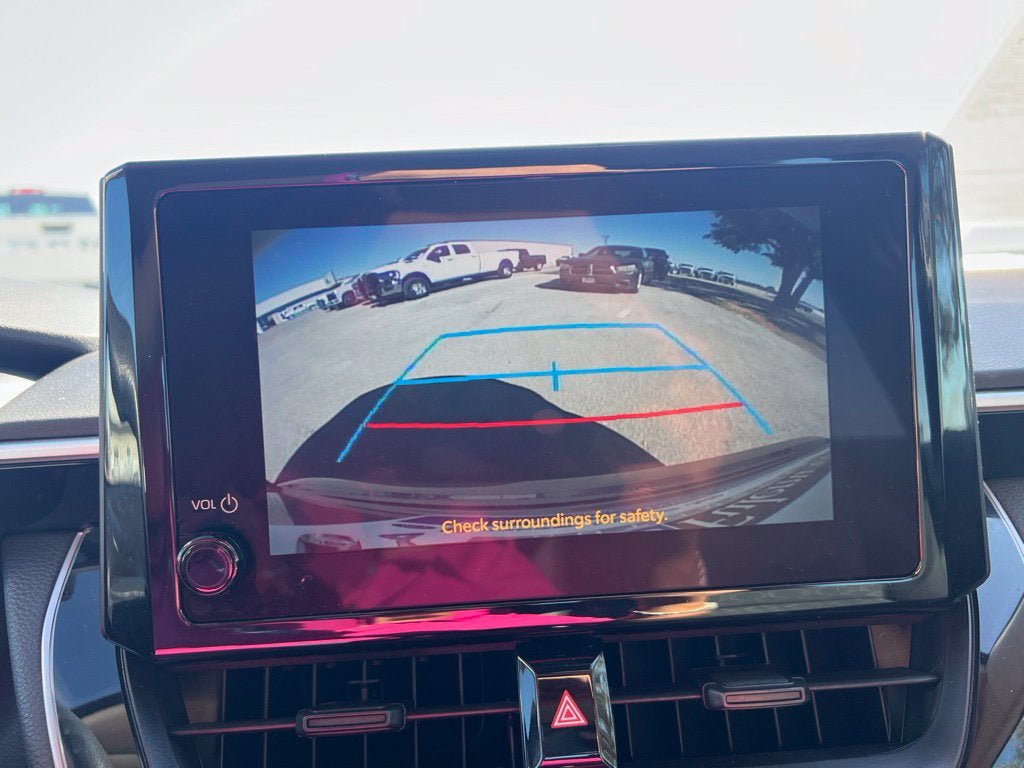 Used 2025 Toyota Corolla LE FWD image 17