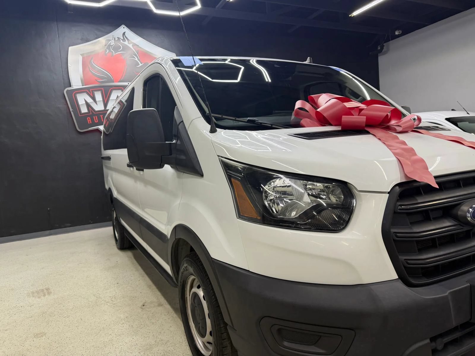 Used 2020 Ford Transit 150 XL RWD image 10
