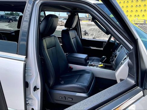 Used 2017 Ford Expedition EL Limited w/ Equipment Group 301A AWD/4WD image 29
