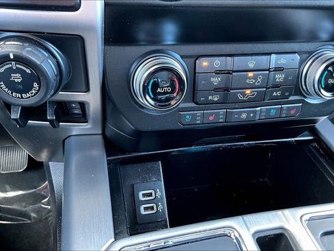 Used 2019 Ford F150 Platinum w/ Equipment Group 701A Luxury image 24