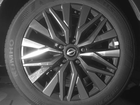 Used 2025 Nissan Altima 2.5 SV FWD image 15
