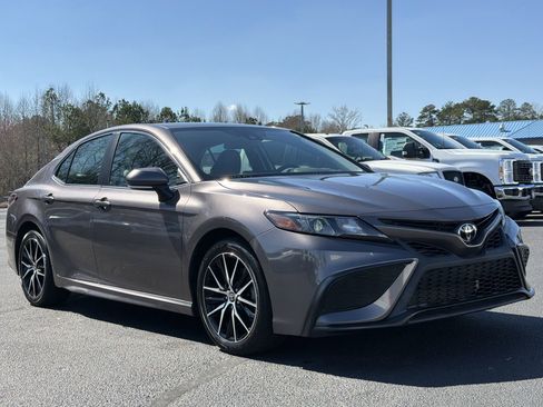 Used 2022 Toyota Camry SE image 27