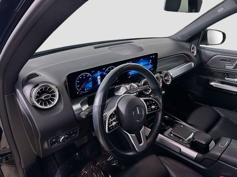 Certified 2021 Mercedes-Benz GLB 250 4MATIC image 9