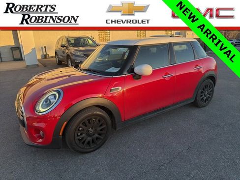 Used 2021 MINI Cooper 4-Door Hardtop w/ Storage Package image 1