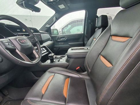 Used 2022 GMC Sierra 1500 AT4 w/ AT4 Premium Package AWD/4WD image 3