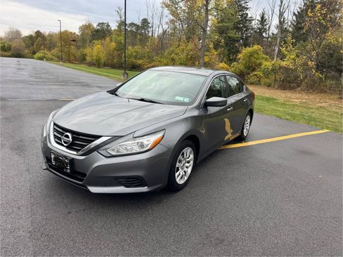 Used 2018 Nissan Altima 2.5 S FWD image 2
