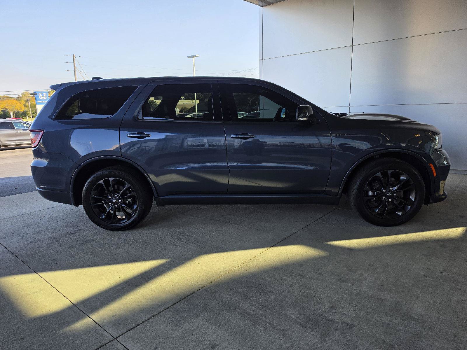 Used 2021 Dodge Durango R/T w/ Blacktop Package AWD/4WD image 4