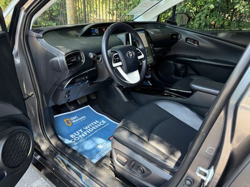 Used 2019 Toyota Prius Prime Advanced image 10