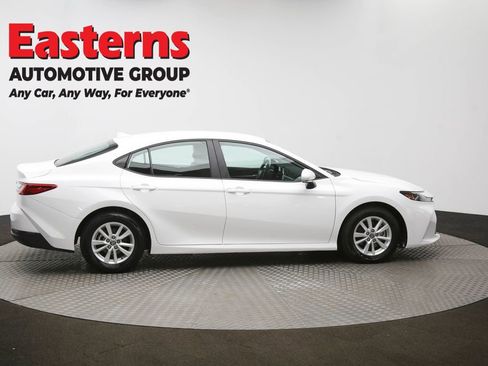 Used 2025 Toyota Camry LE image 43