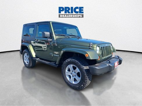 Used 2007 Jeep Wrangler Sahara w/ Dual Top Group AWD/4WD image 1