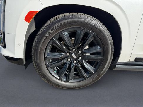 Used 2021 Cadillac Escalade Sport w/ Driver Assist Tech Package AWD/4WD image 14