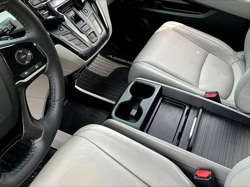 Certified 2024 Honda Odyssey Touring image 18