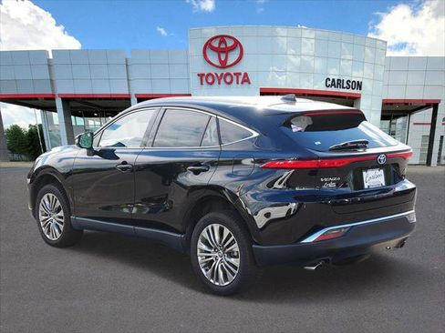 Certified 2024 Toyota Venza XLE AWD/4WD image 6