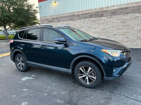 Used 2018 Toyota RAV4 XLE FWD image 8