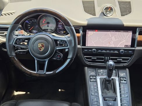 Certified 2020 Porsche Macan S AWD/4WD image 26