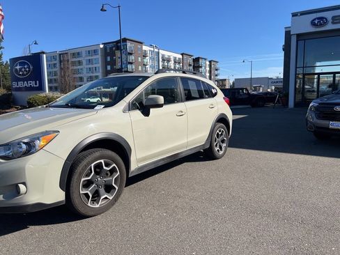 Used 2014 Subaru Crosstrek 2.0i Premium w/ Moonroof Package image 3