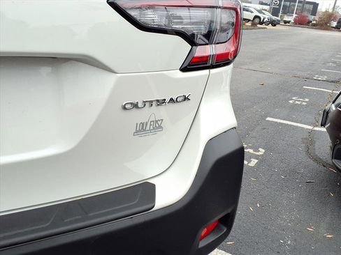 Used 2025 Subaru Outback Premium image 22