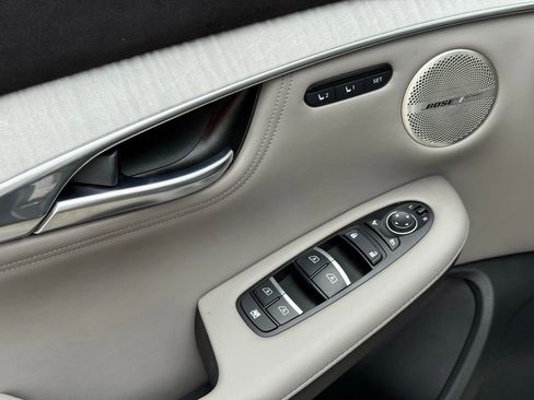 Used 2024 INFINITI QX50 Sensory image 21