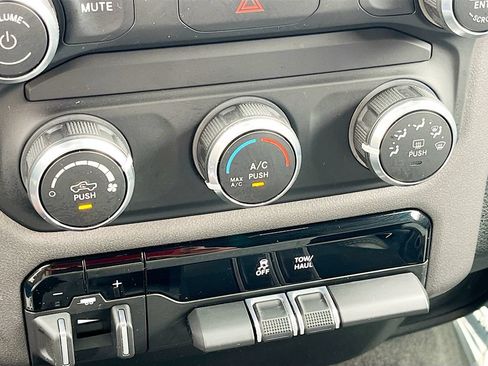 Used 2021 RAM 1500 Big Horn AWD/4WD image 15