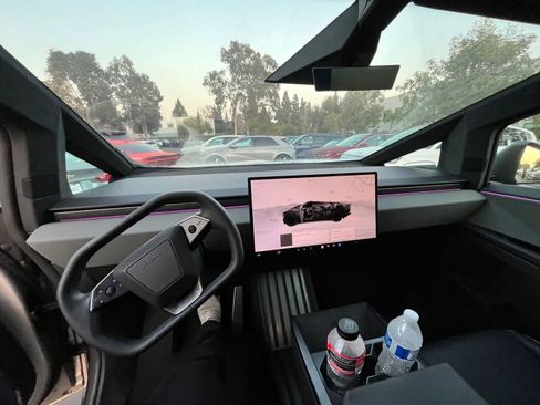 Used 2024 Tesla Cybertruck AWD Crew Cab image 7