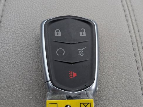 Used 2021 Cadillac XT4 Premium Luxury image 29