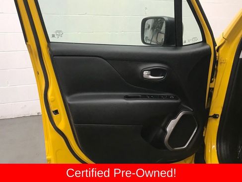 Certified 2023 Jeep Renegade Latitude image 9