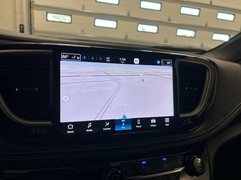 New 2027 Chrysler Pacifica Select FWD image 25