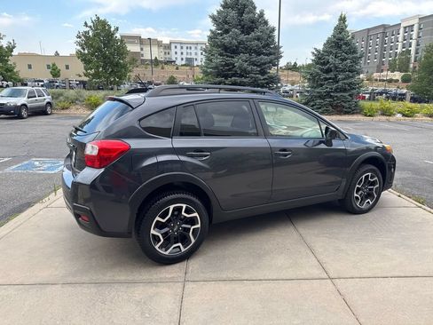 Used 2017 Subaru Crosstrek 2.0i Premium AWD/4WD image 7