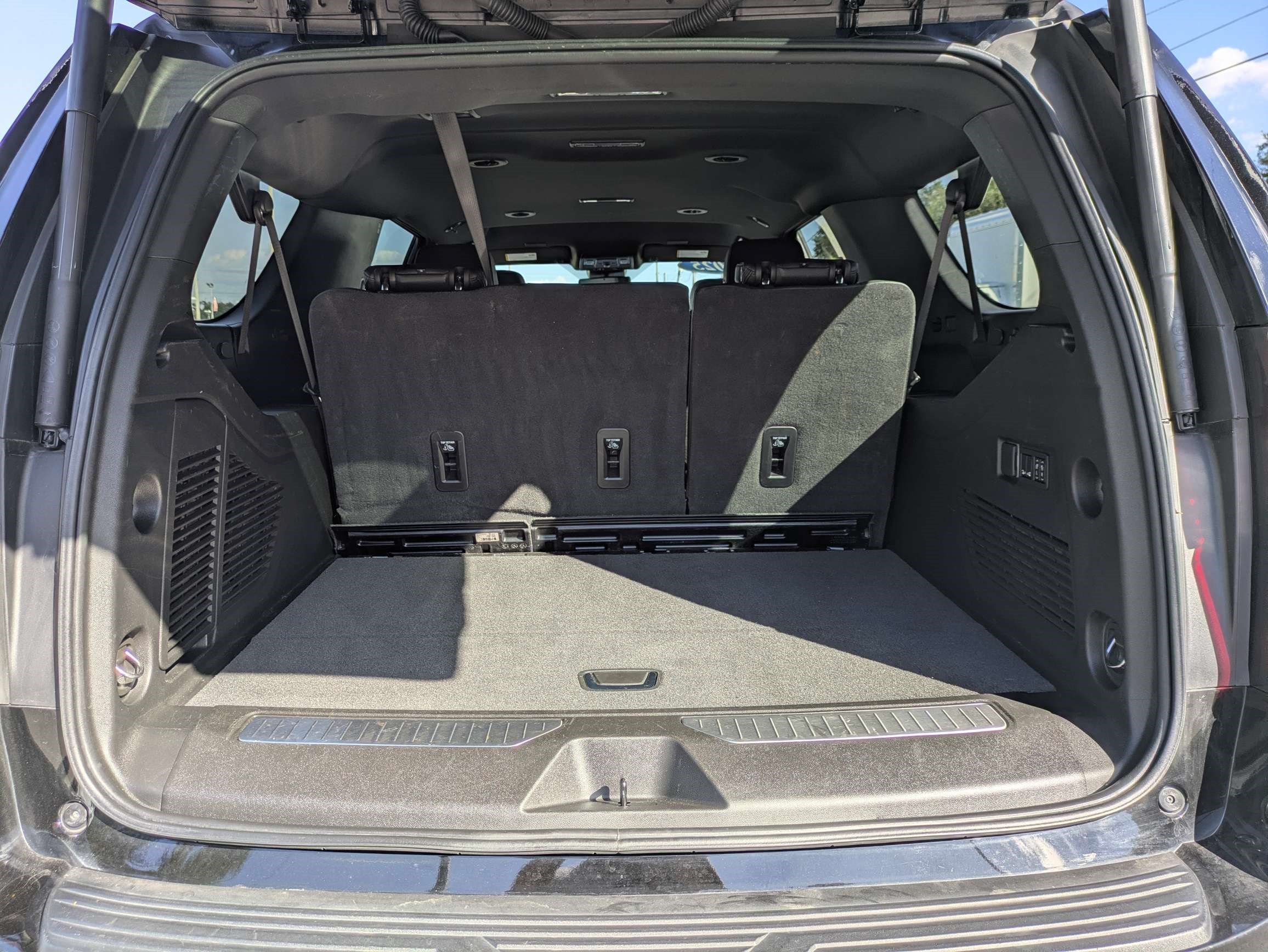Used 2025 GMC Yukon XL Denali AWD/4WD image 12