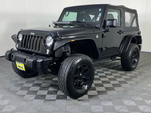 Used 2018 Jeep Wrangler Sport AWD/4WD image 4