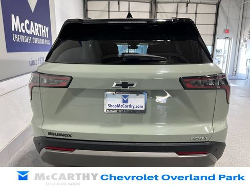 Used 2025 Chevrolet Equinox LT w/ Convenience Package II FWD image 6