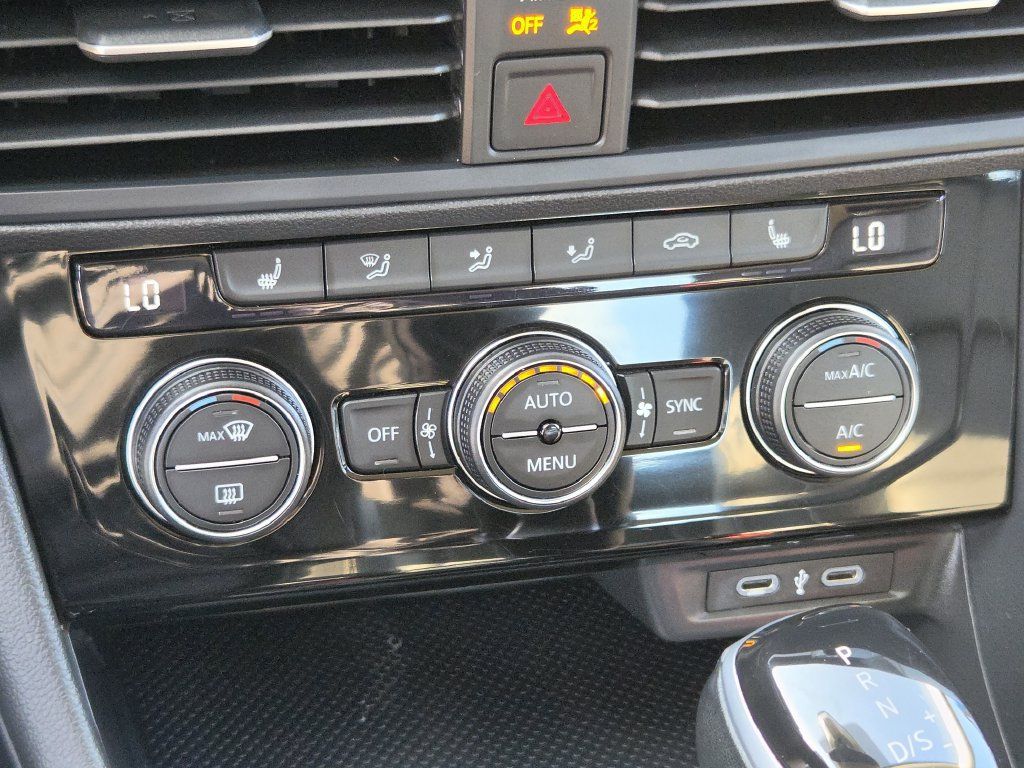 Used 2024 Volkswagen Jetta SE FWD image 19