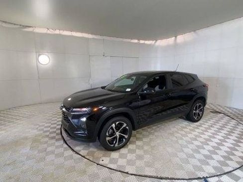 Used 2024 Chevrolet Trax RS w/ Driver Confidence Package FWD image 8