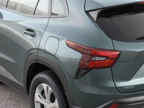 New 2026 Chevrolet Trax LS FWD image 5