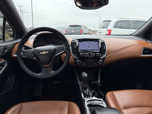 Used 2017 Chevrolet Cruze Premier image 35
